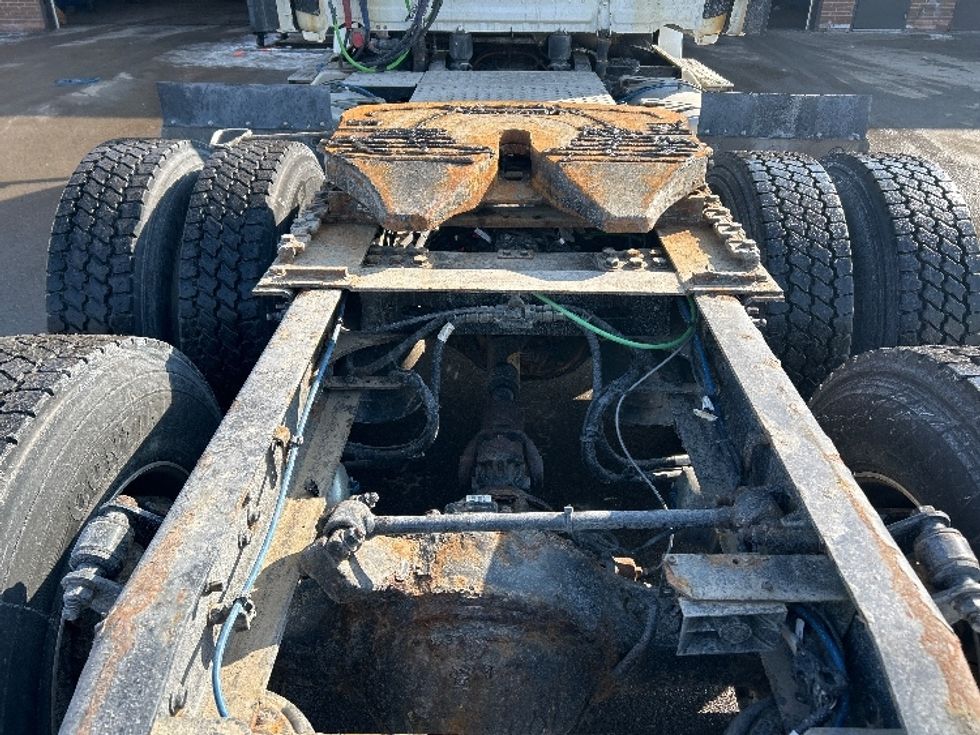 Day Cab Tractor-Heavy Duty Tractors-Freightliner-2021-T12664ST-Mississauga-ON-522,312\n\t\tkm-$ 72,750 - Image 6