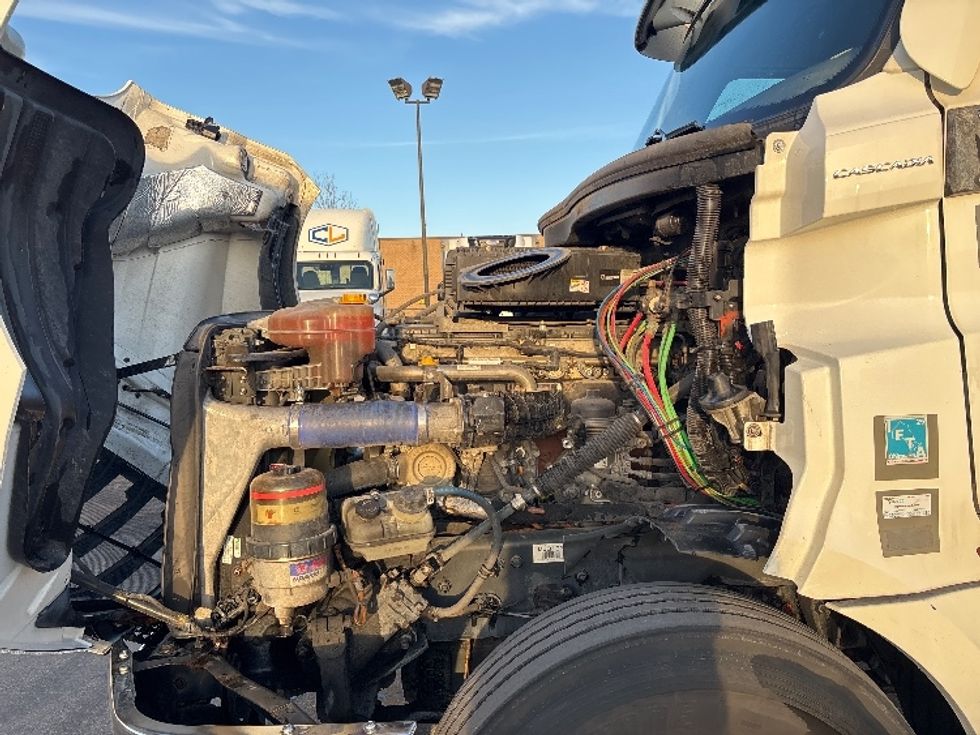 Day Cab Tractor-Heavy Duty Tractors-Freightliner-2021-T12664ST-Mississauga-ON-843,051\n\t\tkm-$ 54,750 - Image 16