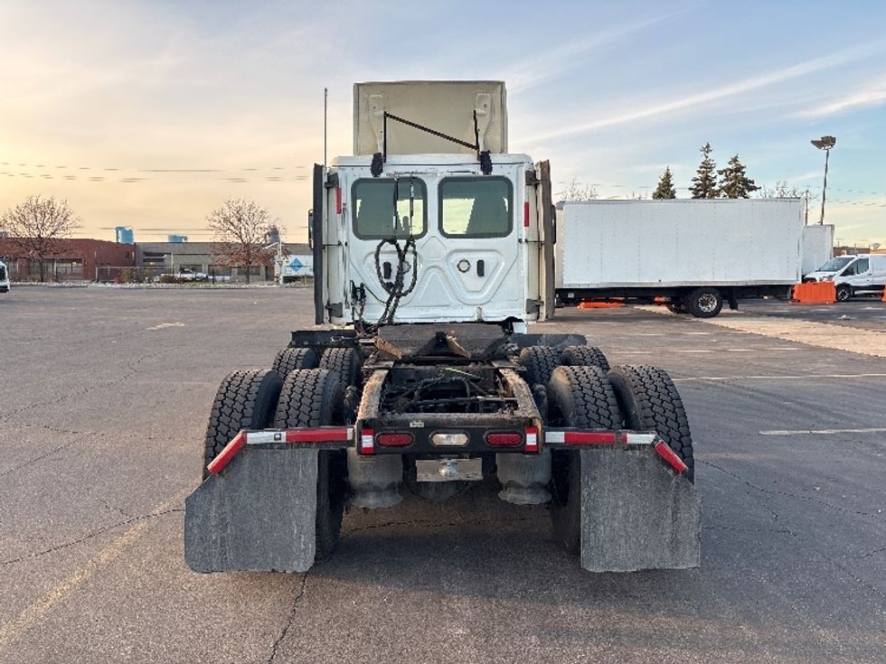 Day Cab Tractor-Heavy Duty Tractors-Freightliner-2021-T12664ST-Mississauga-ON-843,051\n\t\tkm-$ 54,750 - Image 17
