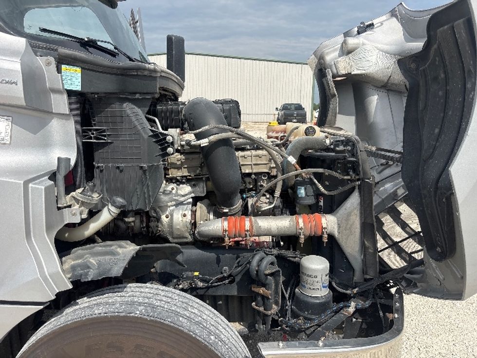 Day Cab Tractor-Heavy Duty Tractors-Freightliner-2021-T12664ST-Moberly-MO-278,046\n\t\tmiles-$ 66,750 - Image 15