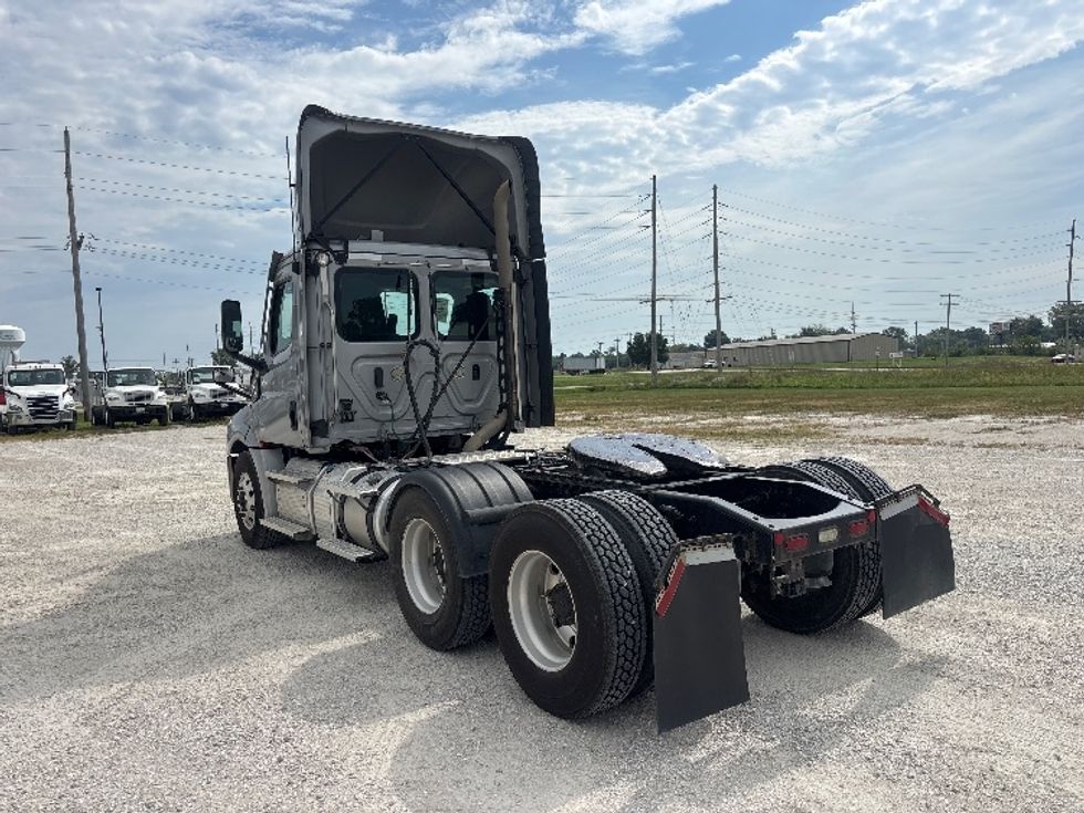Day Cab Tractor-Heavy Duty Tractors-Freightliner-2021-T12664ST-Moberly-MO-278,046\n\t\tmiles-$ 66,750 - Image 5