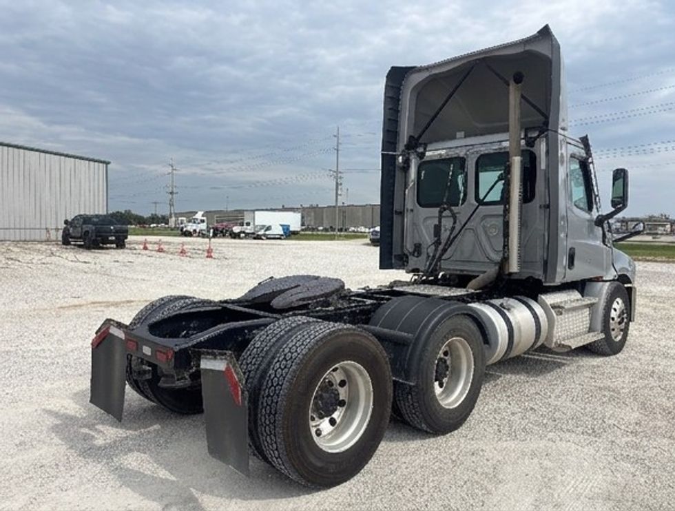Day Cab Tractor-Heavy Duty Tractors-Freightliner-2021-T12664ST-Moberly-MO-278,046\n\t\tmiles-$ 66,750 - Image 7