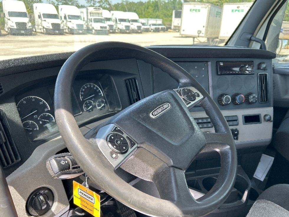 Day Cab Tractor-Heavy Duty Tractors-Freightliner-2021-T12664ST-Mobile-AL-244,317\n\t\tmiles-$ 72,000 - Image 10