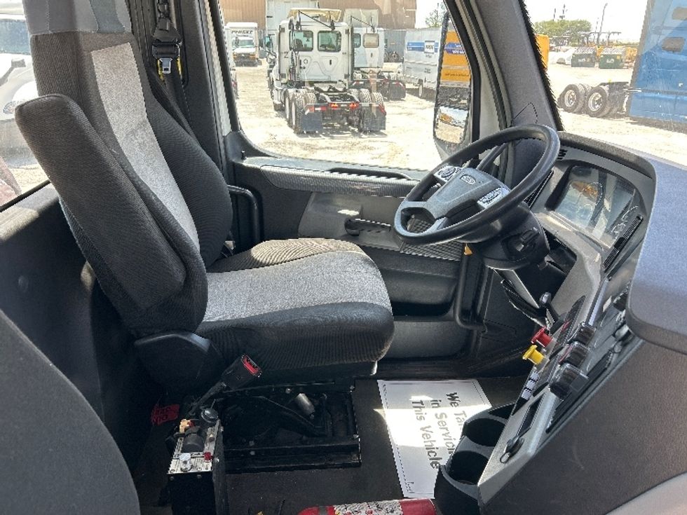 Day Cab Tractor-Heavy Duty Tractors-Freightliner-2021-T12664ST-Mobile-AL-244,317\n\t\tmiles-$ 72,000 - Image 14