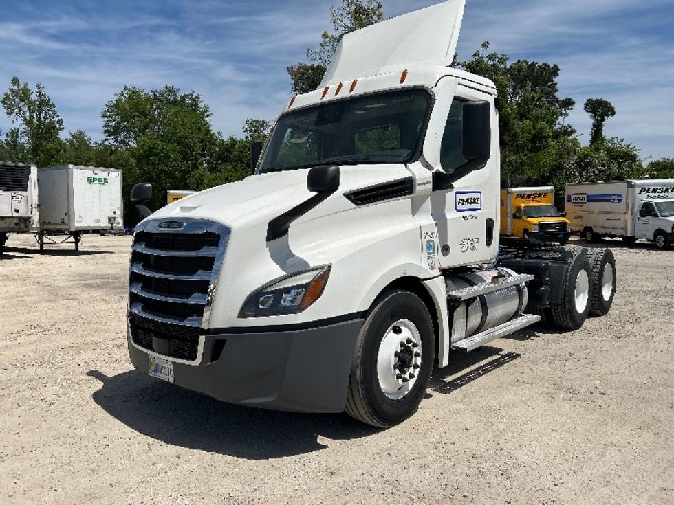 Day Cab Tractor-Heavy Duty Tractors-Freightliner-2021-T12664ST-Mobile-AL-244,317\n\t\tmiles-$ 72,000 - Image 3