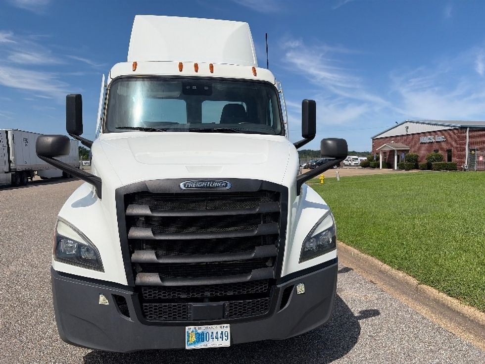 Day Cab Tractor-Heavy Duty Tractors-Freightliner-2021-T12664ST-Montgomery-AL-485,571\n\t\tmiles-$ 50,000 - Image 2