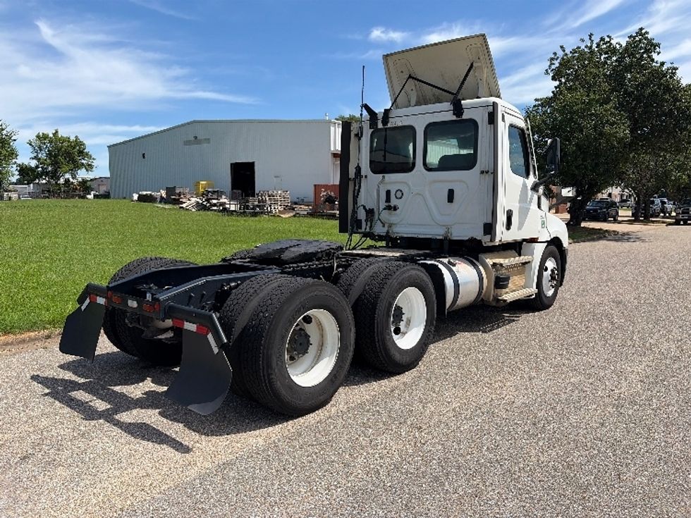 Day Cab Tractor-Heavy Duty Tractors-Freightliner-2021-T12664ST-Montgomery-AL-485,571\n\t\tmiles-$ 50,000 - Image 7