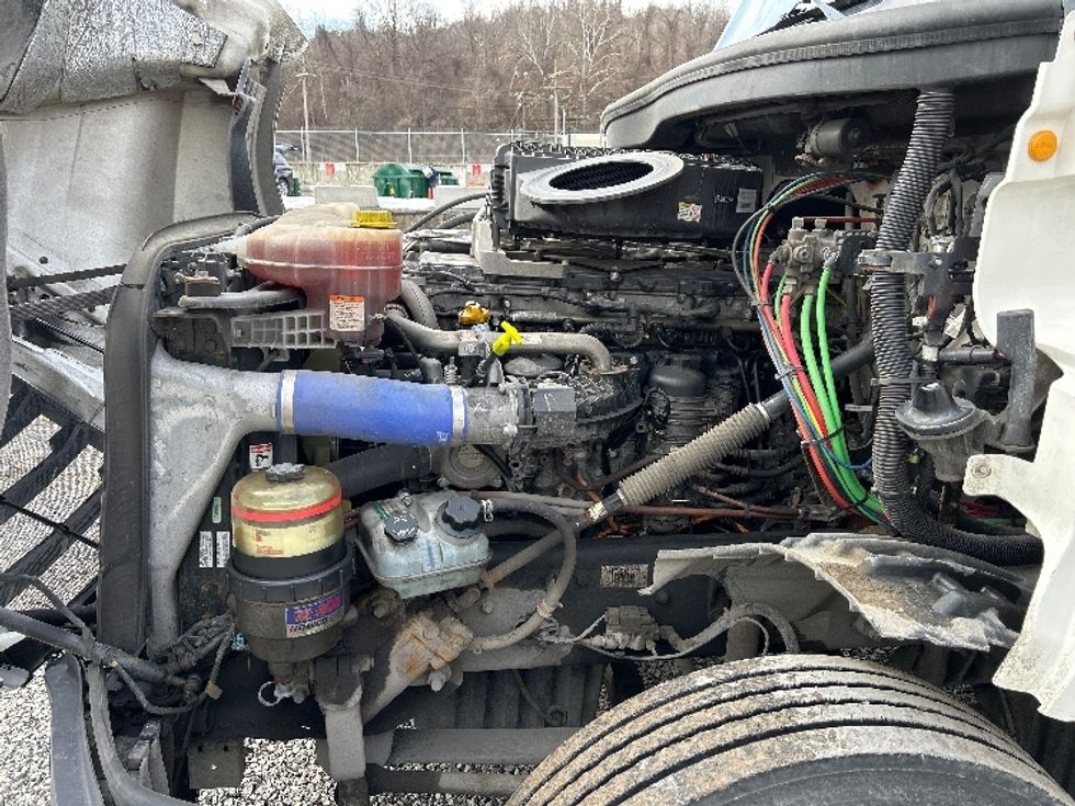 Day Cab Tractor-Heavy Duty Tractors-Freightliner-2021-T12664ST-Morgantown-WV-406,327\n\t\tmiles-$ 51,500 - Image 16