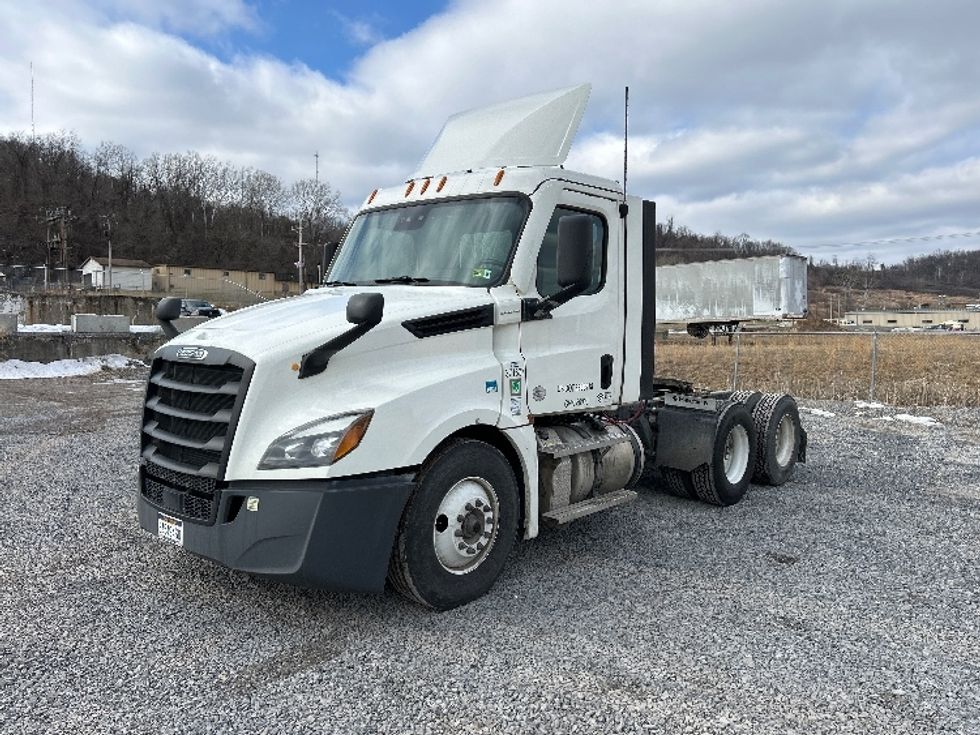 Day Cab Tractor-Heavy Duty Tractors-Freightliner-2021-T12664ST-Morgantown-WV-406,327\n\t\tmiles-$ 51,500 - Image 3