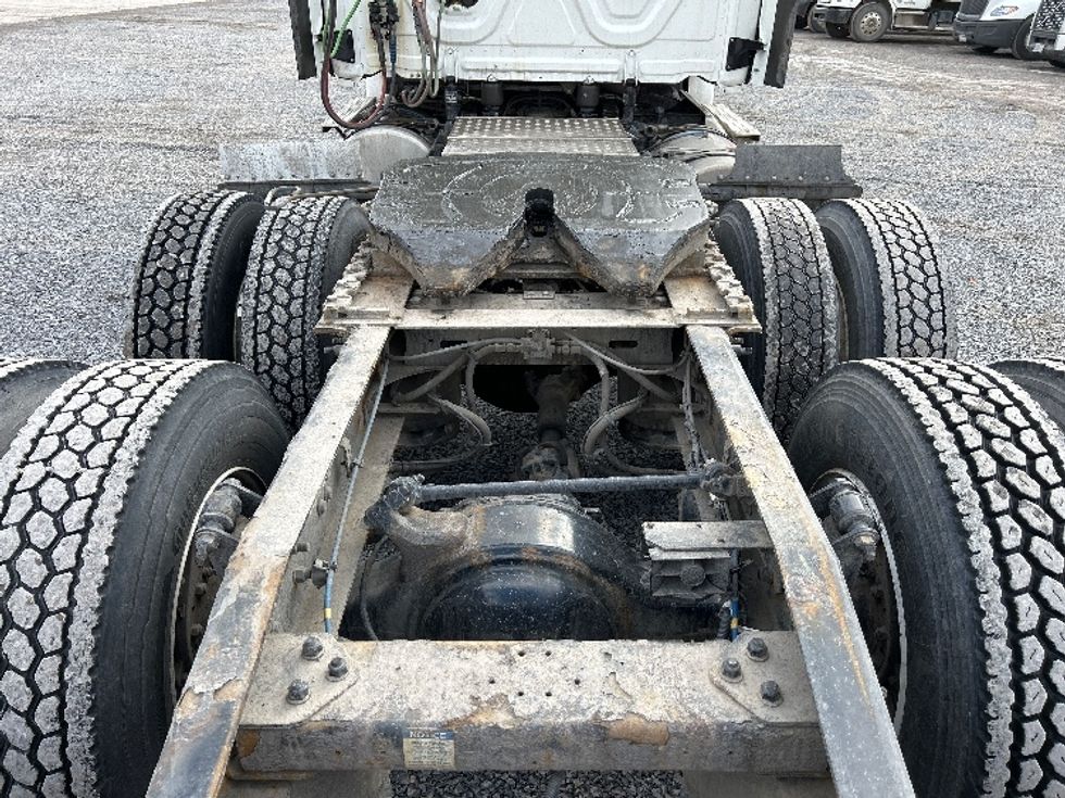 Day Cab Tractor-Heavy Duty Tractors-Freightliner-2021-T12664ST-Morgantown-WV-406,327\n\t\tmiles-$ 51,500 - Image 6