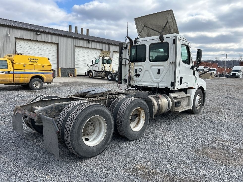 Day Cab Tractor-Heavy Duty Tractors-Freightliner-2021-T12664ST-Morgantown-WV-406,327\n\t\tmiles-$ 51,500 - Image 7