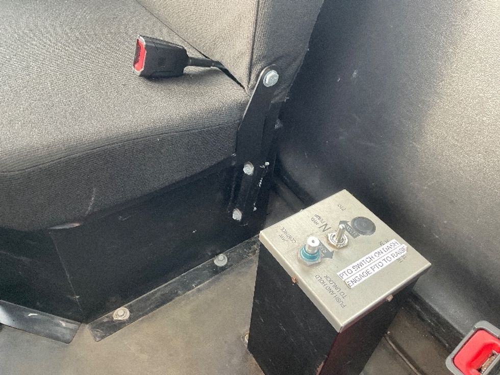 Day Cab Tractor-Heavy Duty Tractors-Freightliner-2021-T12664ST-Neenah-WI-163,195\n\t\tmiles-$ 70,250 - Image 17