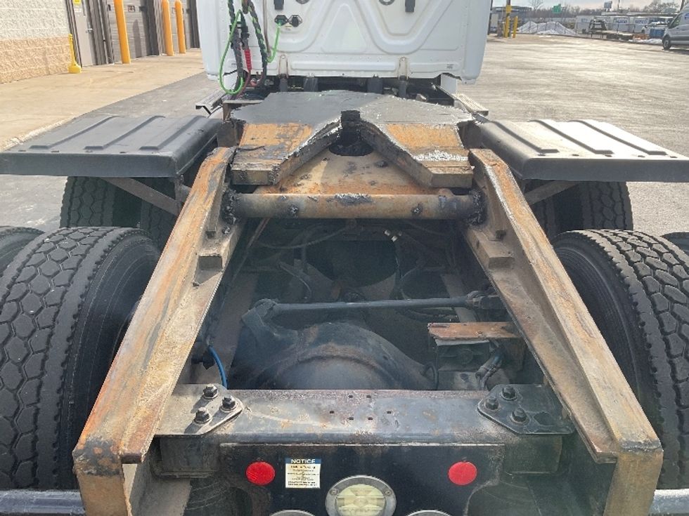 Day Cab Tractor-Heavy Duty Tractors-Freightliner-2021-T12664ST-Neenah-WI-163,195\n\t\tmiles-$ 70,250 - Image 6