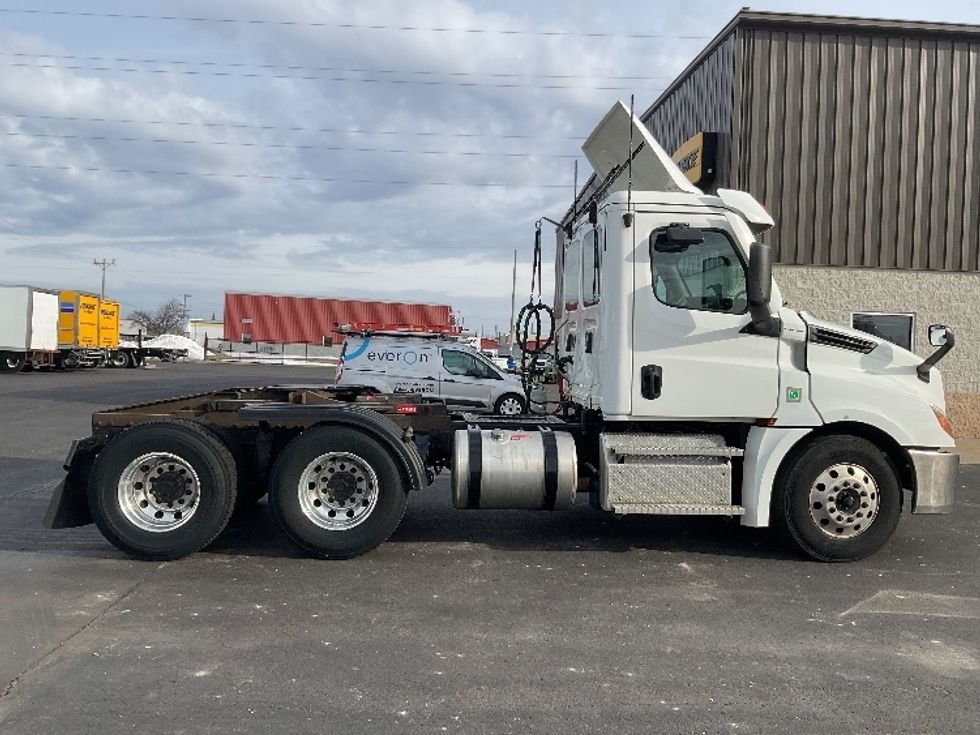 Day Cab Tractor-Heavy Duty Tractors-Freightliner-2021-T12664ST-Neenah-WI-163,195\n\t\tmiles-$ 70,250 - Image 8