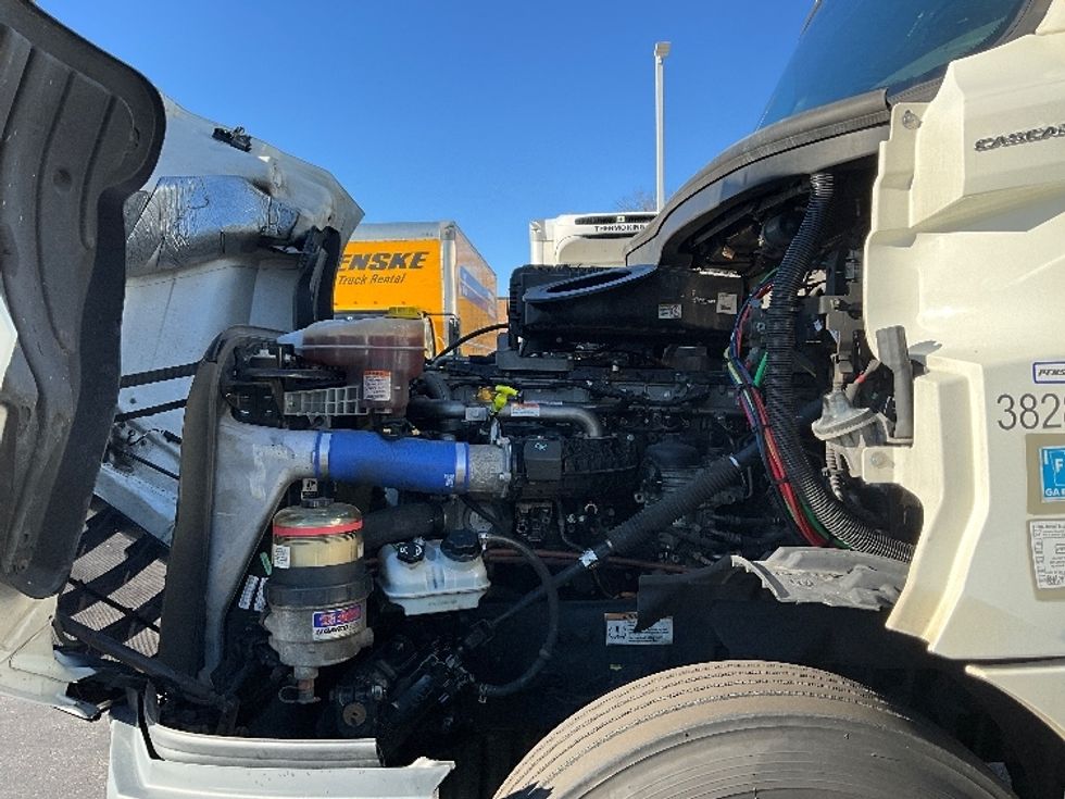 Day Cab Tractor-Heavy Duty Tractors-Freightliner-2021-T12664ST-New Castle-DE-226,531\n\t\tmiles-$ 63,000 - Image 16