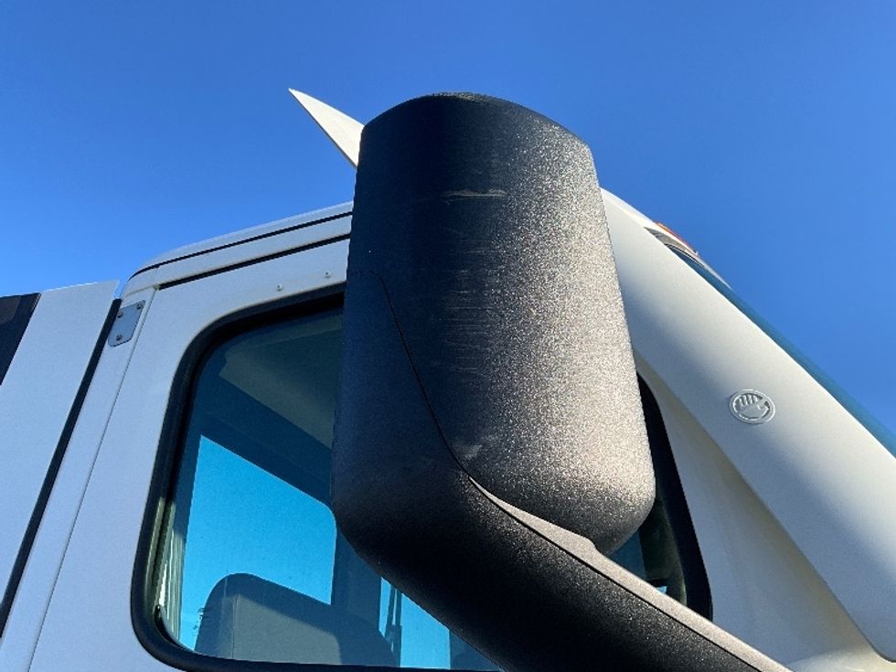 Day Cab Tractor-Heavy Duty Tractors-Freightliner-2021-T12664ST-New Castle-DE-226,531\n\t\tmiles-$ 63,000 - Image 17