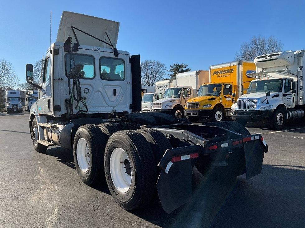 Day Cab Tractor-Heavy Duty Tractors-Freightliner-2021-T12664ST-New Castle-DE-228,592\n\t\tmiles-$ 59,000 - Image 5