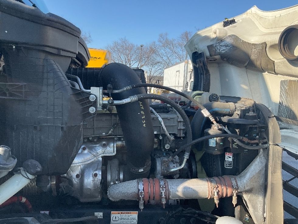 Day Cab Tractor-Heavy Duty Tractors-Freightliner-2021-T12664ST-New Castle-DE-240,920\n\t\tmiles-$ 61,750 - Image 15