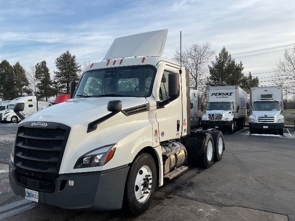 Day Cab Tractor-Heavy Duty Tractors-Freightliner-2021-T12664ST-New Castle-DE-240,920\n\t\tmiles-$ 61,750 - Image 3