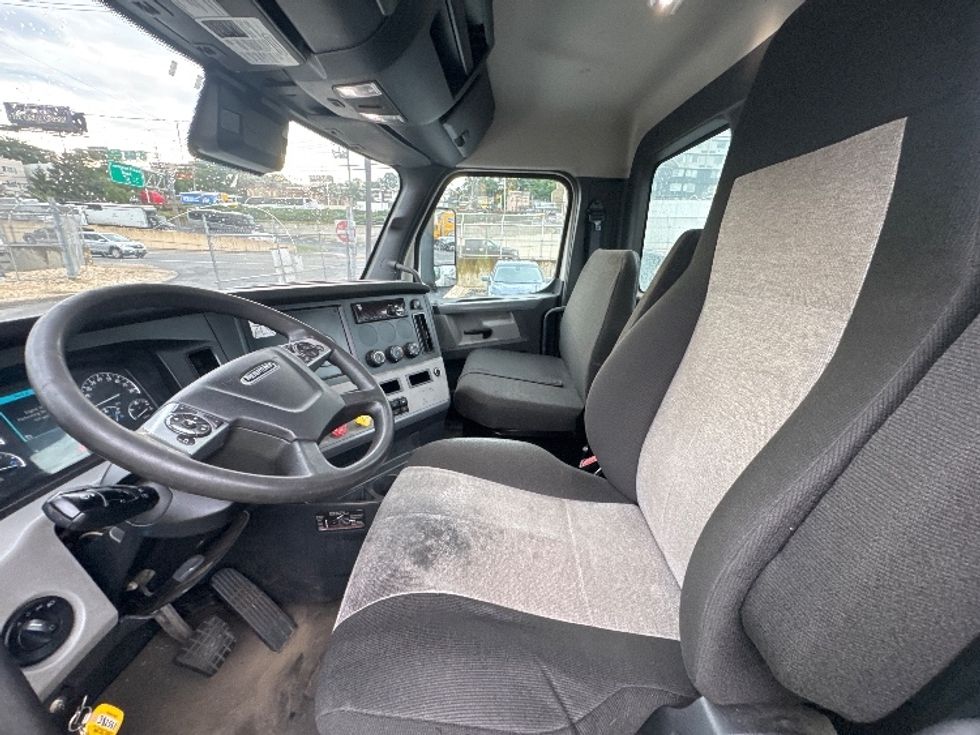 Day Cab Tractor-Heavy Duty Tractors-Freightliner-2021-T12664ST-North Bergen-NJ-212,709\n\t\tmiles-$ 67,000 - Image 10