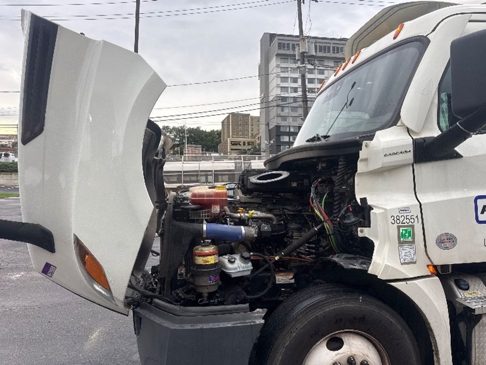 Day Cab Tractor-Heavy Duty Tractors-Freightliner-2021-T12664ST-North Bergen-NJ-212,709\n\t\tmiles-$ 67,000 - Image 16