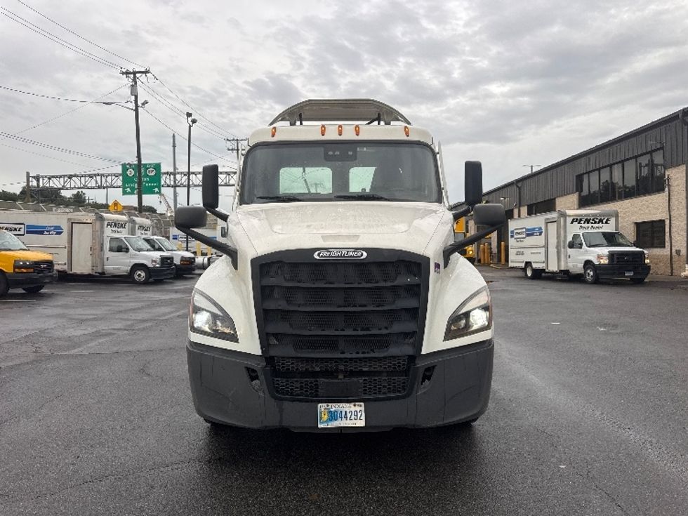Day Cab Tractor-Heavy Duty Tractors-Freightliner-2021-T12664ST-North Bergen-NJ-212,709\n\t\tmiles-$ 67,000 - Image 2