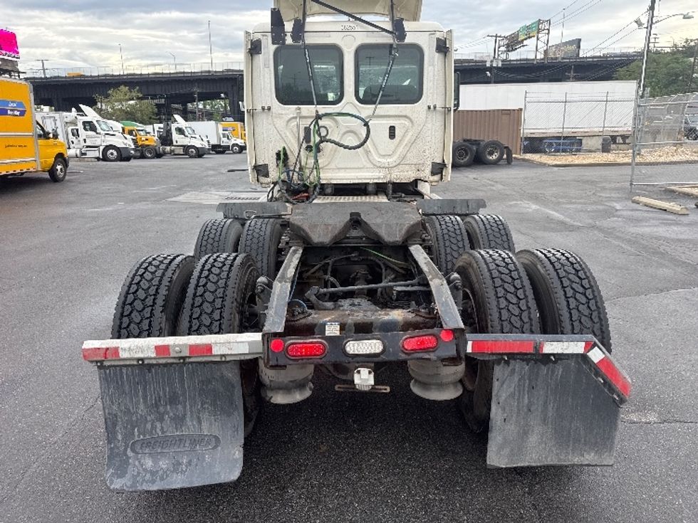 Day Cab Tractor-Heavy Duty Tractors-Freightliner-2021-T12664ST-North Bergen-NJ-212,709\n\t\tmiles-$ 67,000 - Image 6