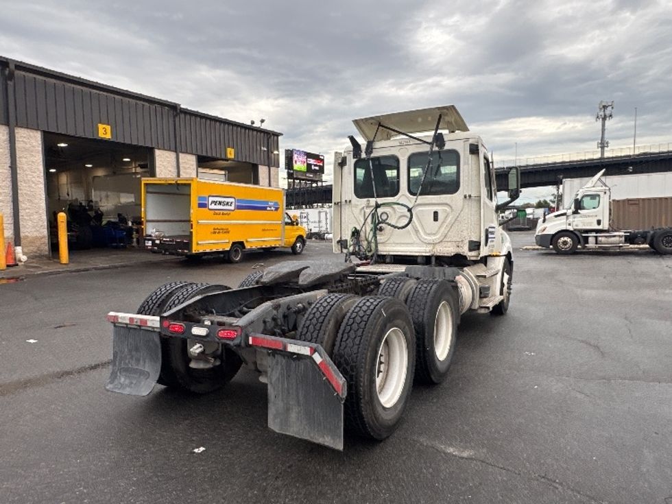 Day Cab Tractor-Heavy Duty Tractors-Freightliner-2021-T12664ST-North Bergen-NJ-212,709\n\t\tmiles-$ 67,000 - Image 7