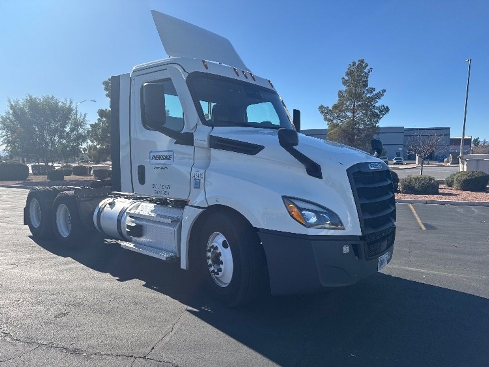 Day Cab Tractor-Heavy Duty Tractors-Freightliner-2021-T12664ST-North Las Vegas-NV-515,291\n\t\tmiles-$ 48,500 - Image 1