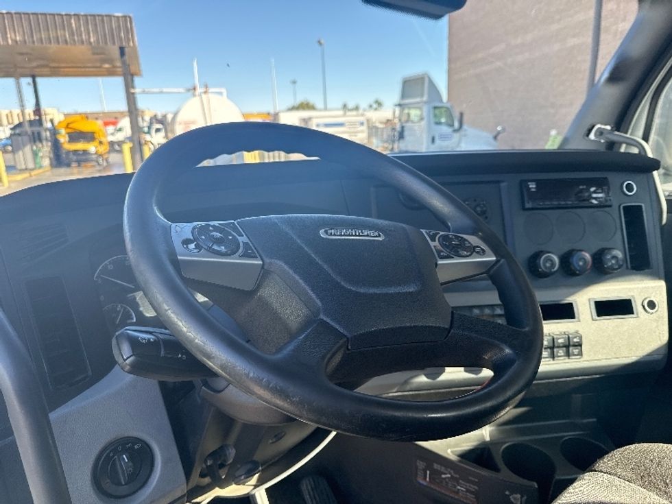 Day Cab Tractor-Heavy Duty Tractors-Freightliner-2021-T12664ST-North Las Vegas-NV-515,291\n\t\tmiles-$ 48,500 - Image 10
