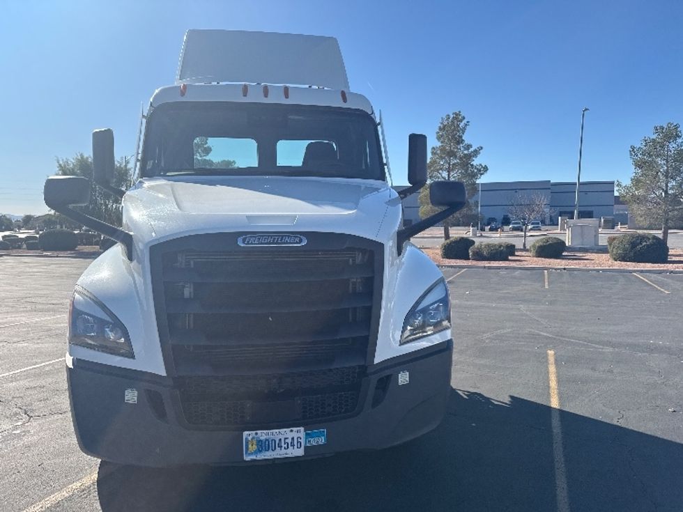Day Cab Tractor-Heavy Duty Tractors-Freightliner-2021-T12664ST-North Las Vegas-NV-515,291\n\t\tmiles-$ 48,500 - Image 2