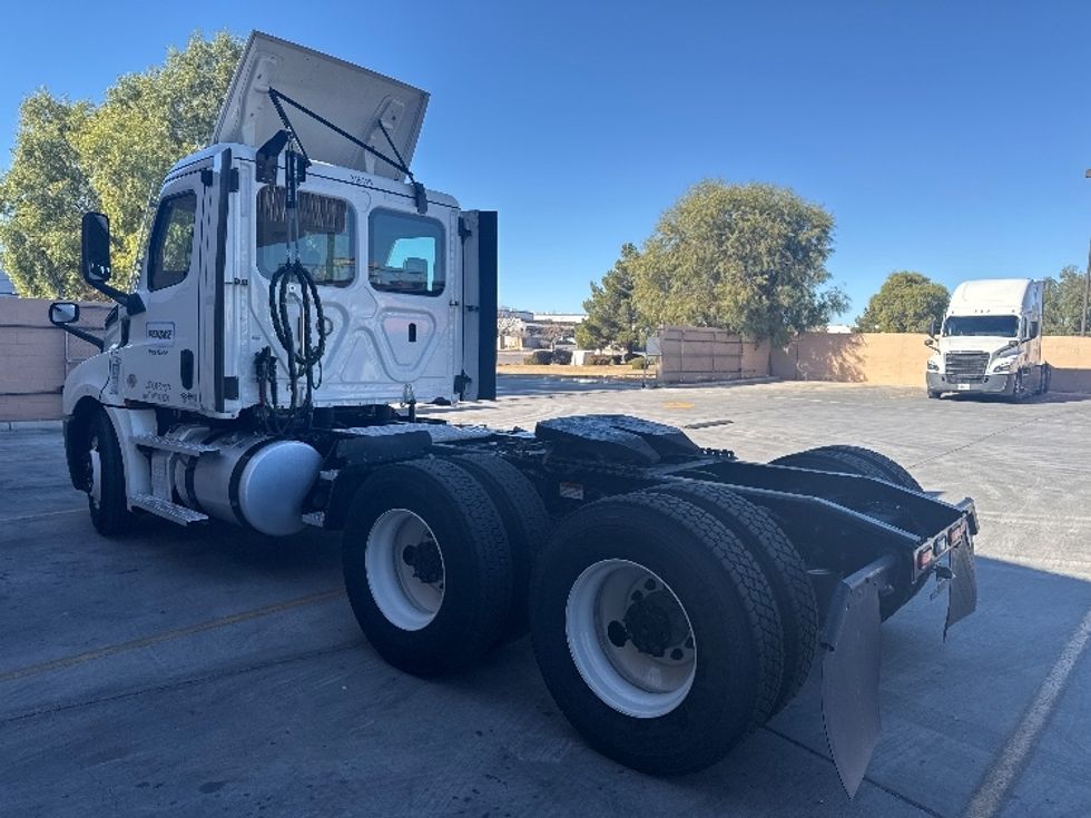 Day Cab Tractor-Heavy Duty Tractors-Freightliner-2021-T12664ST-North Las Vegas-NV-515,291\n\t\tmiles-$ 48,500 - Image 5