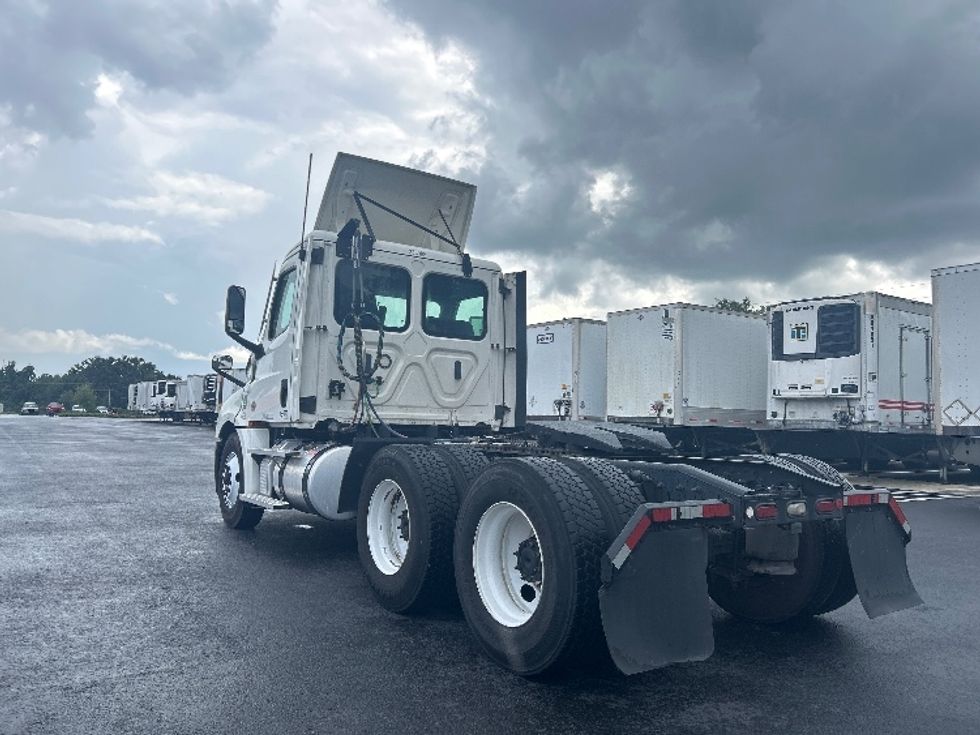 Day Cab Tractor-Heavy Duty Tractors-Freightliner-2021-T12664ST-Ocala-FL-286,102\n\t\tmiles-$ 65,250 - Image 5