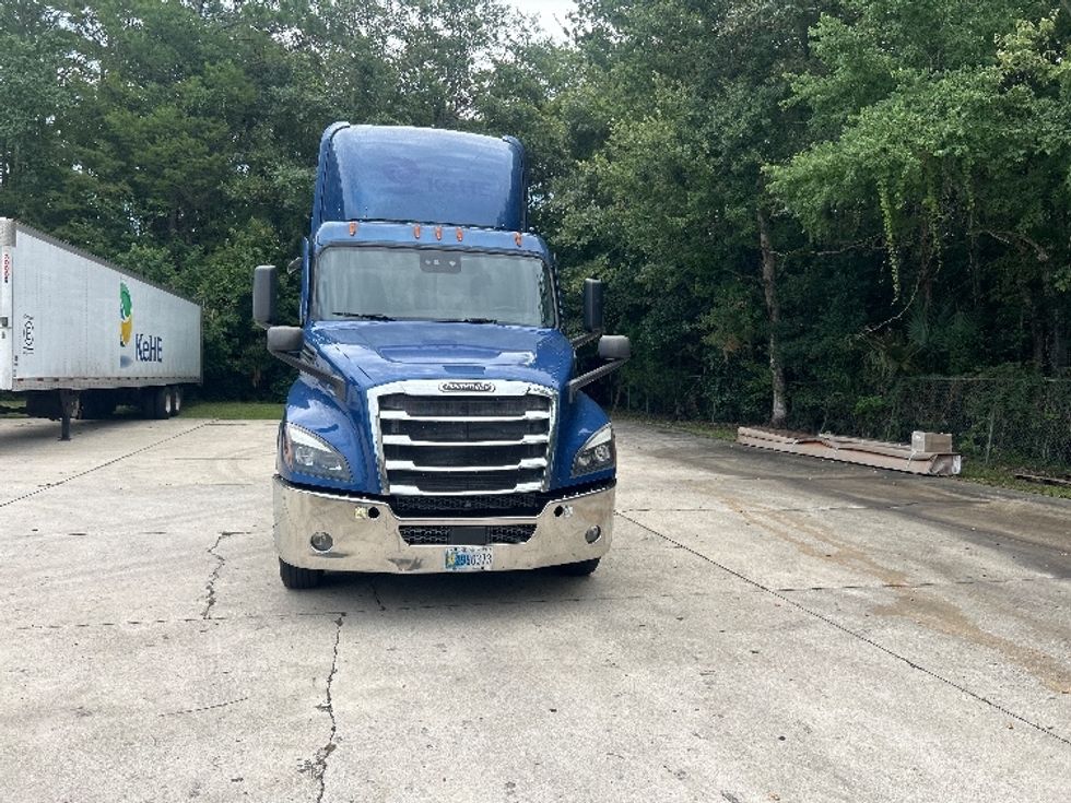 Day Cab Tractor-Heavy Duty Tractors-Freightliner-2021-T12664ST-Ocala-FL-377,312\n\t\tmiles-$ 60,000 - Image 2