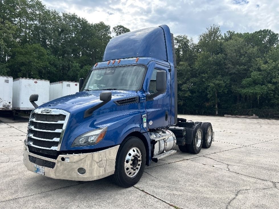 Day Cab Tractor-Heavy Duty Tractors-Freightliner-2021-T12664ST-Ocala-FL-377,312\n\t\tmiles-$ 60,000 - Image 3