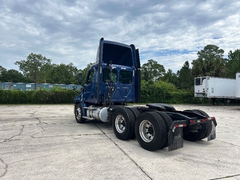 Day Cab Tractor-Heavy Duty Tractors-Freightliner-2021-T12664ST-Ocala-FL-377,312\n\t\tmiles-$ 60,000 - Image 5