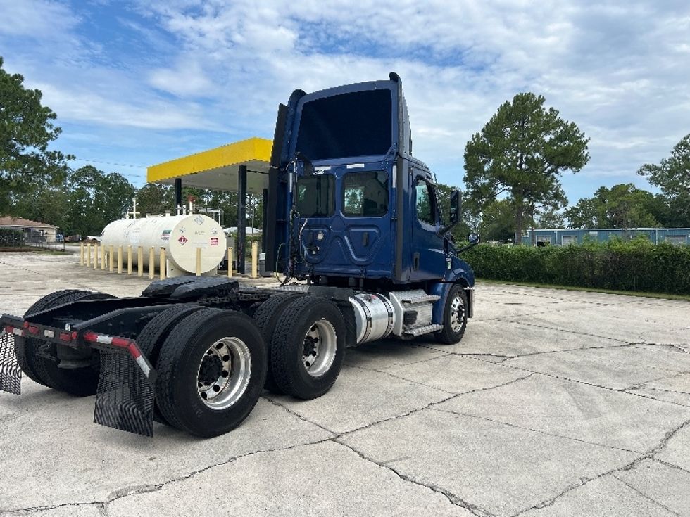Day Cab Tractor-Heavy Duty Tractors-Freightliner-2021-T12664ST-Ocala-FL-377,312\n\t\tmiles-$ 60,000 - Image 7