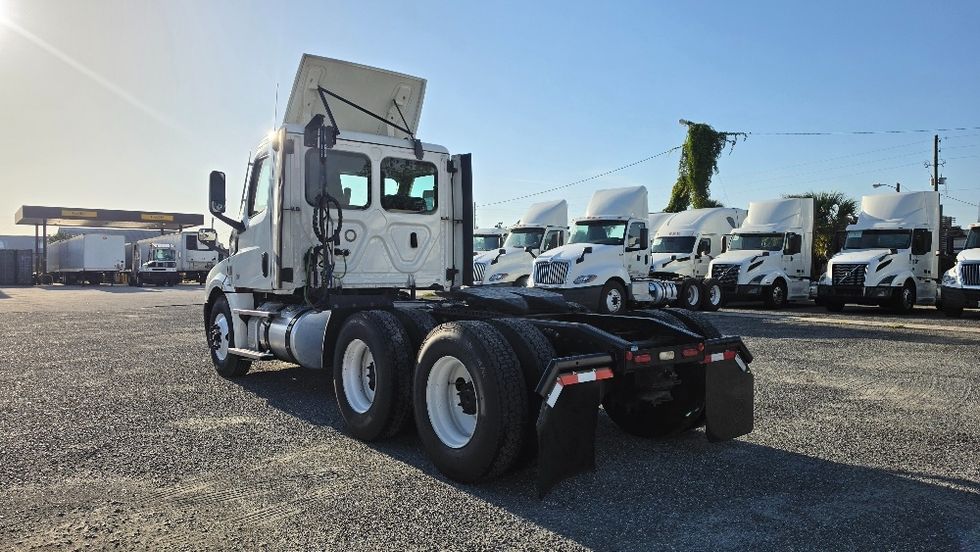 Day Cab Tractor-Heavy Duty Tractors-Freightliner-2021-T12664ST-Ocala-FL-487,239\n\t\tmiles-$ 50,750 - Image 5