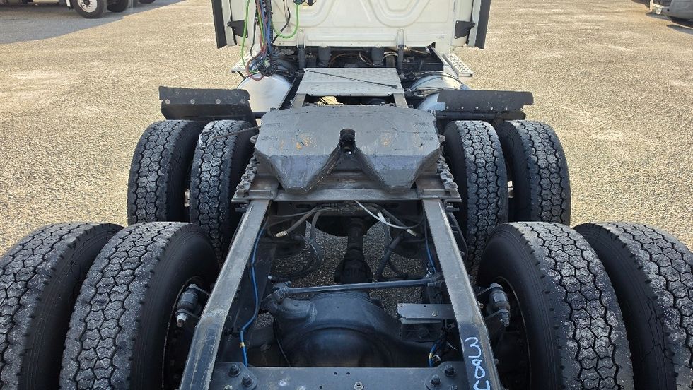Day Cab Tractor-Heavy Duty Tractors-Freightliner-2021-T12664ST-Ocala-FL-487,239\n\t\tmiles-$ 50,750 - Image 6