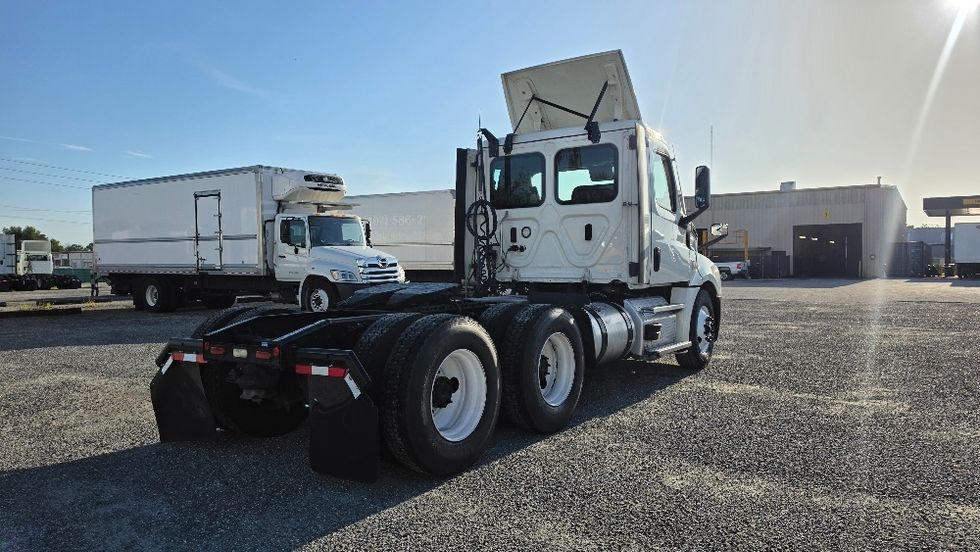 Day Cab Tractor-Heavy Duty Tractors-Freightliner-2021-T12664ST-Ocala-FL-487,239\n\t\tmiles-$ 50,750 - Image 7