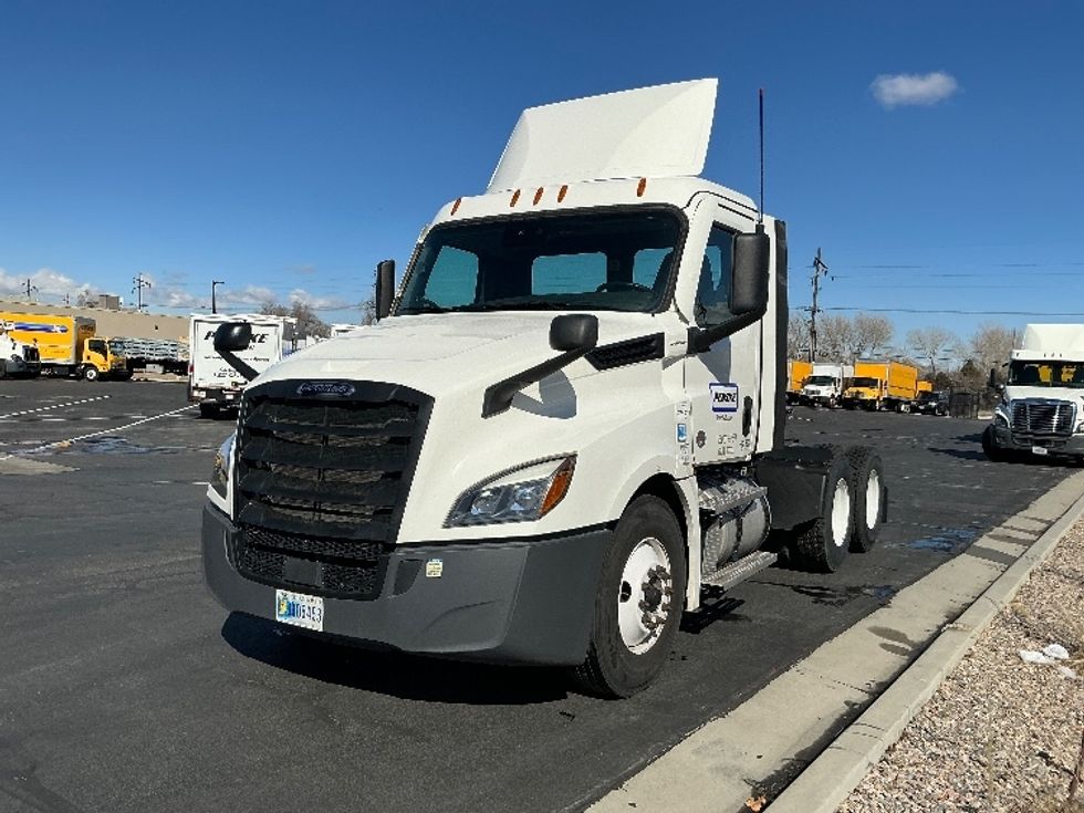 Day Cab Tractor-Heavy Duty Tractors-Freightliner-2021-T12664ST-Ogden-UT-237,377\n\t\tmiles-$ 77,500 - Image 3