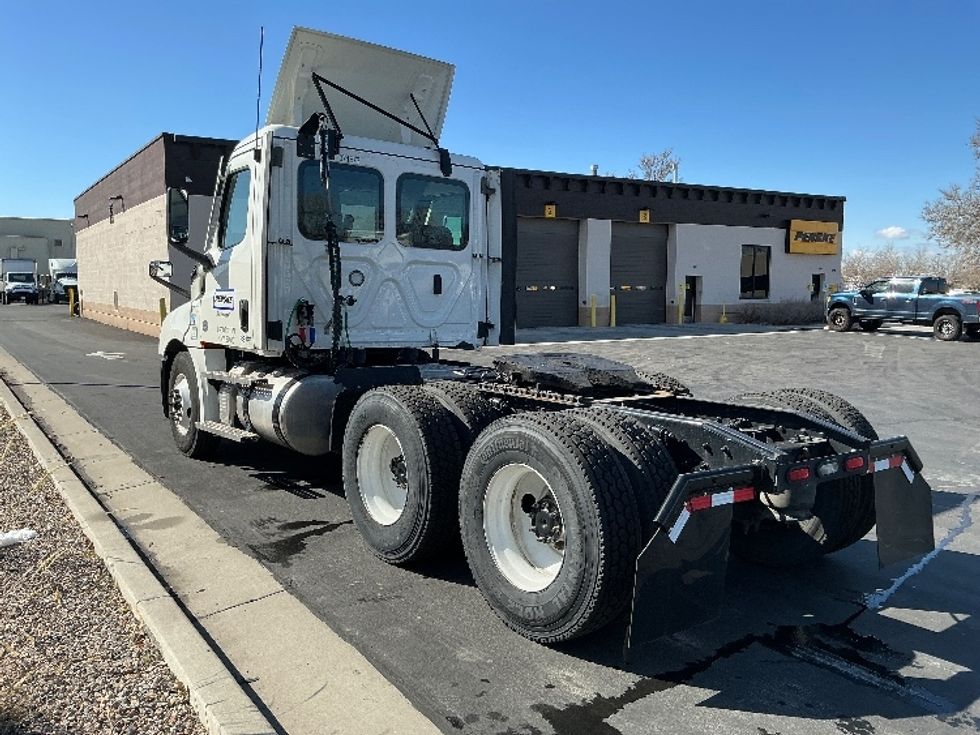 Day Cab Tractor-Heavy Duty Tractors-Freightliner-2021-T12664ST-Ogden-UT-237,377\n\t\tmiles-$ 77,500 - Image 5