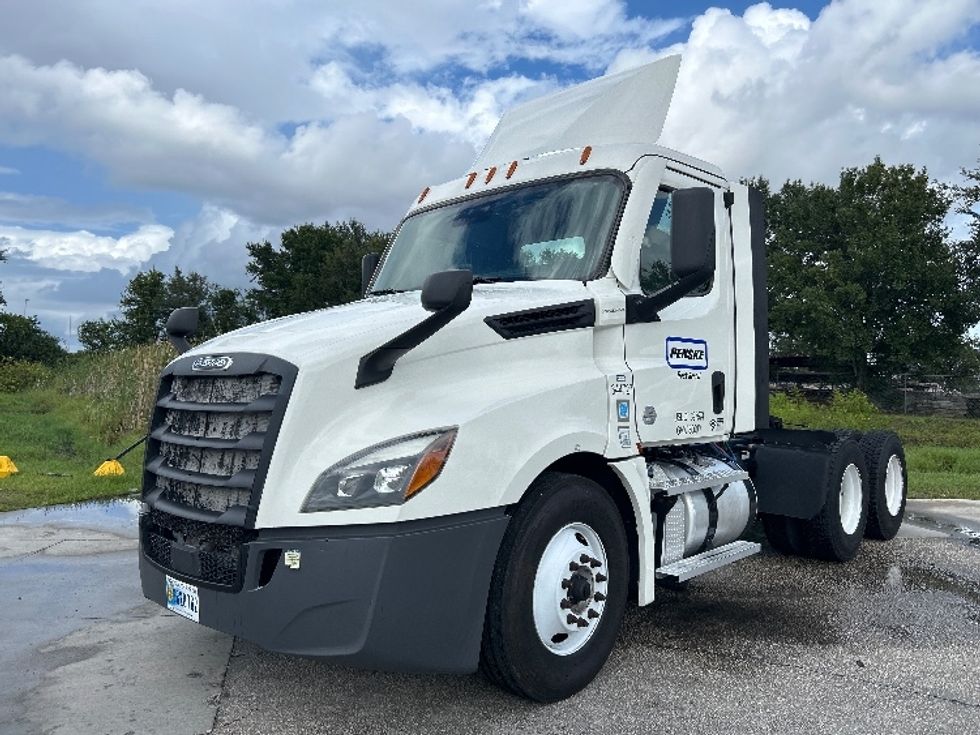 Day Cab Tractor-Heavy Duty Tractors-Freightliner-2021-T12664ST-Orlando-FL-504,223\n\t\tmiles-$ 48,000 - Image 3