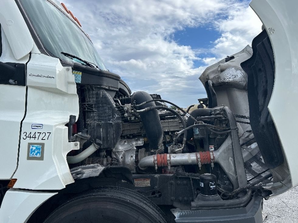 Day Cab Tractor-Heavy Duty Tractors-Freightliner-2021-T12664ST-Orlando-FL-531,350\n\t\tmiles-$ 41,750 - Image 15