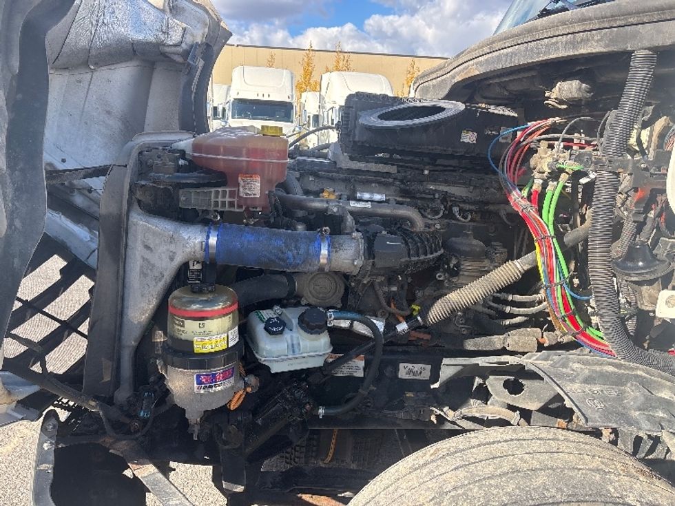 Day Cab Tractor-Heavy Duty Tractors-Freightliner-2021-T12664ST-Ottawa-ON-879,754\n\t\tkm-$ 52,000 - Image 16