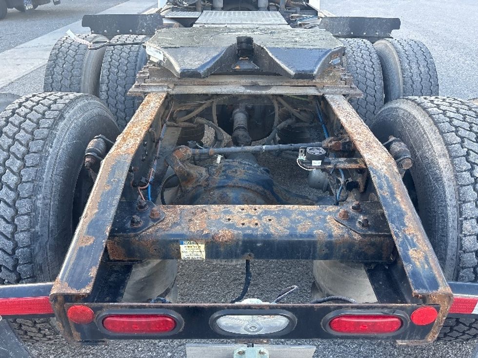 Day Cab Tractor-Heavy Duty Tractors-Freightliner-2021-T12664ST-Ottawa-ON-879,754\n\t\tkm-$ 52,000 - Image 6