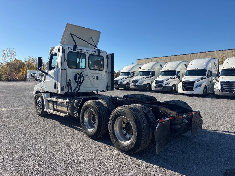 Day Cab Tractor-Heavy Duty Tractors-Freightliner-2021-T12664ST-Ottawa-ON-908,108\n\t\tkm-$ 50,000 - Image 5