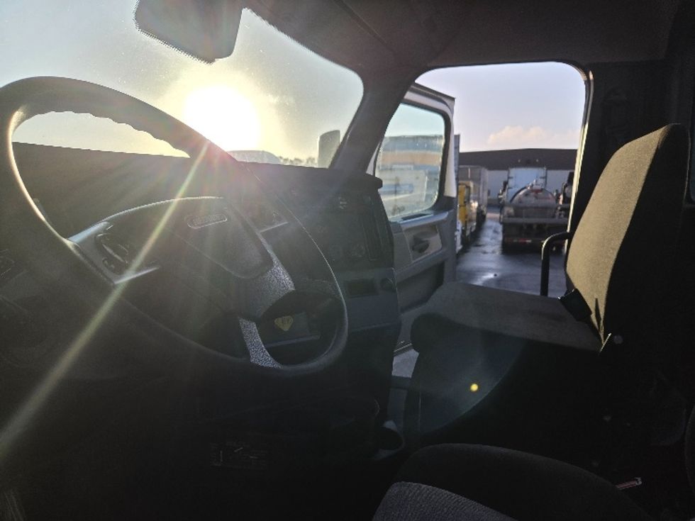 Day Cab Tractor-Heavy Duty Tractors-Freightliner-2021-T12664ST-Pensacola-FL-244,575\n\t\tmiles-$ 69,500 - Image 10