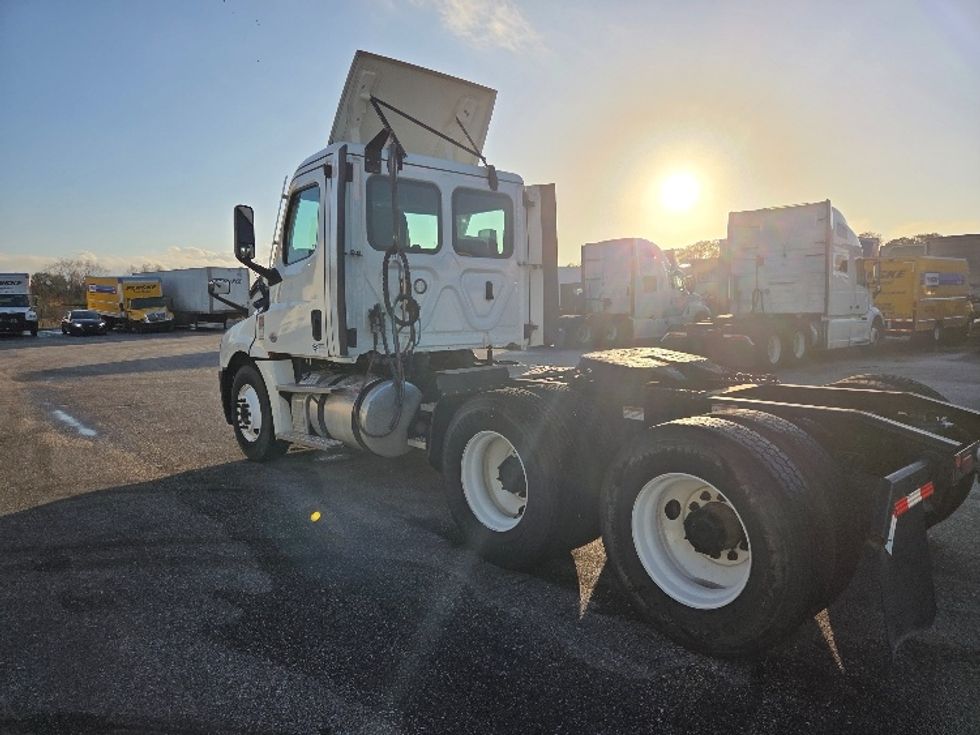 Day Cab Tractor-Heavy Duty Tractors-Freightliner-2021-T12664ST-Pensacola-FL-244,575\n\t\tmiles-$ 69,500 - Image 5