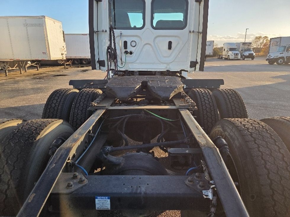 Day Cab Tractor-Heavy Duty Tractors-Freightliner-2021-T12664ST-Pensacola-FL-244,575\n\t\tmiles-$ 69,500 - Image 6